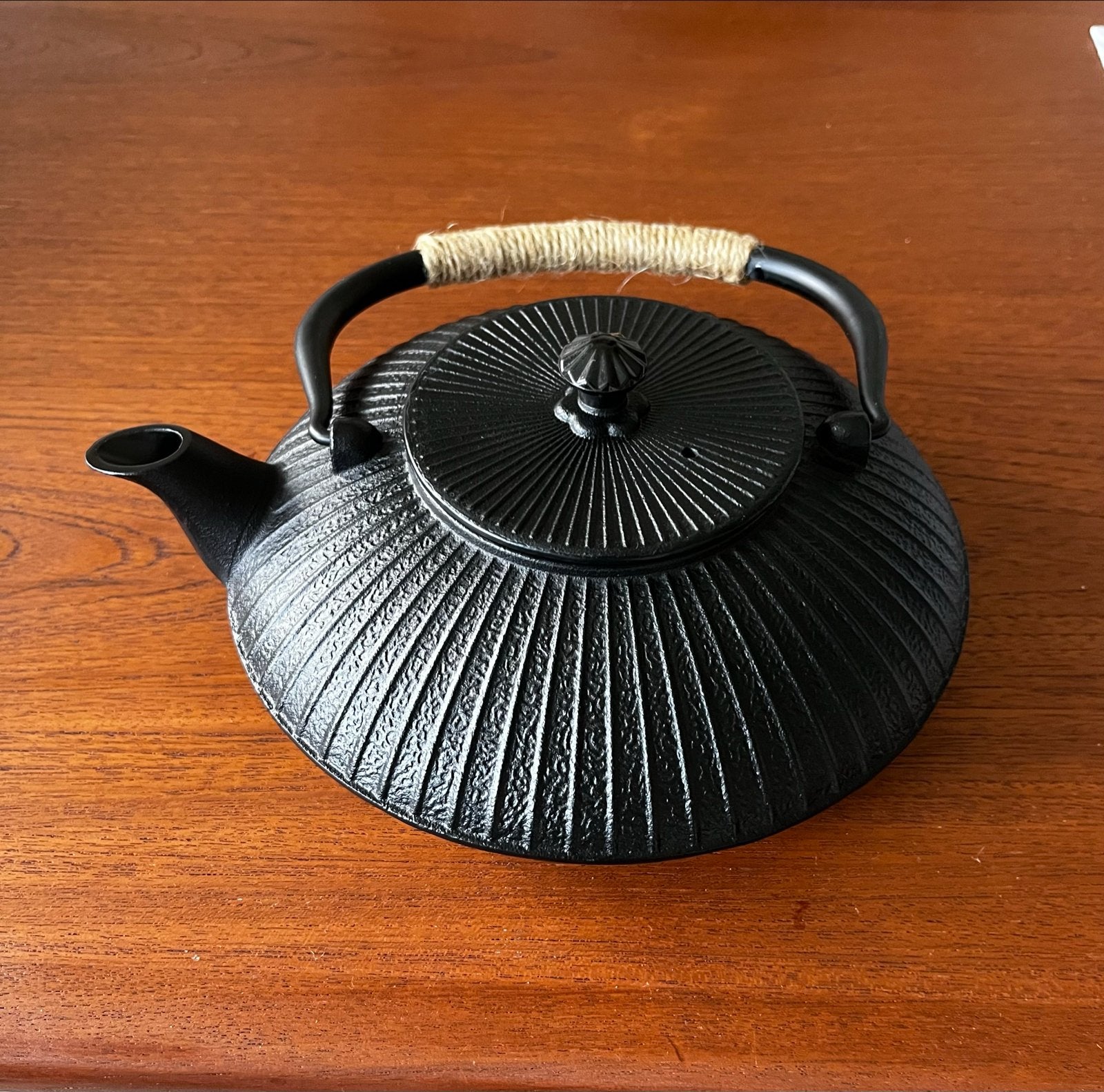 Nieuwe gietijzeren theepot 1,2 liter van oldenhof, Theepot/fluitketel, Nieuw, Ophalen of Verzenden, Zwart