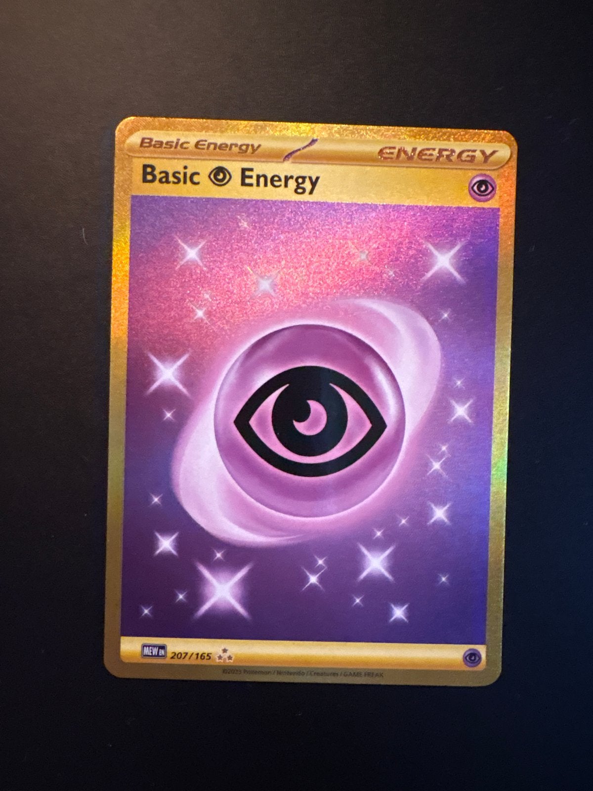 Pokémon Basic Energy (Psychic) Gold Secret Rare 207/165, Hobby en Vrije tijd, Verzamelkaartspellen | Pokémon, Ophalen, Zo goed als nieuw