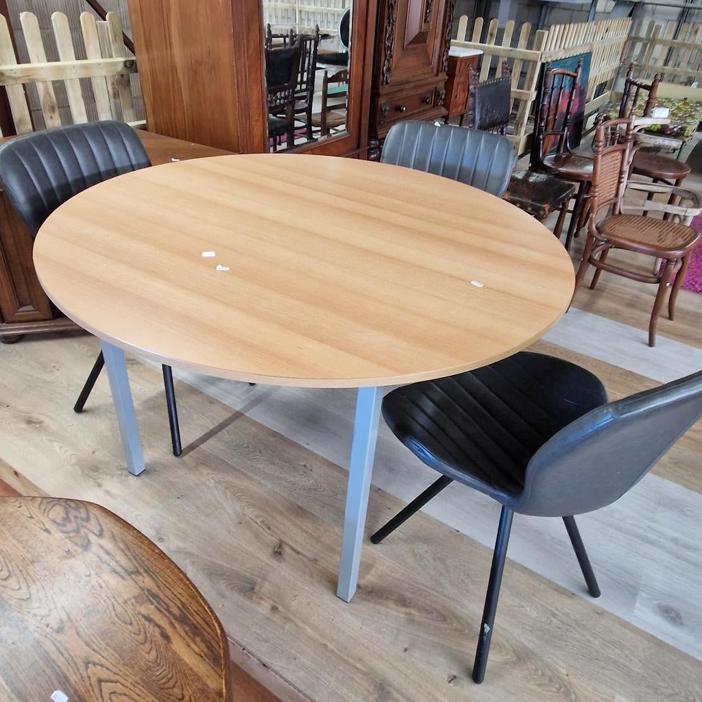 Ronde tafel - doorsnede 120 cm, hoogte 75 cm, Gebruikt, Onbekend@voorbeeld.nl, Onbekend, Vier personen