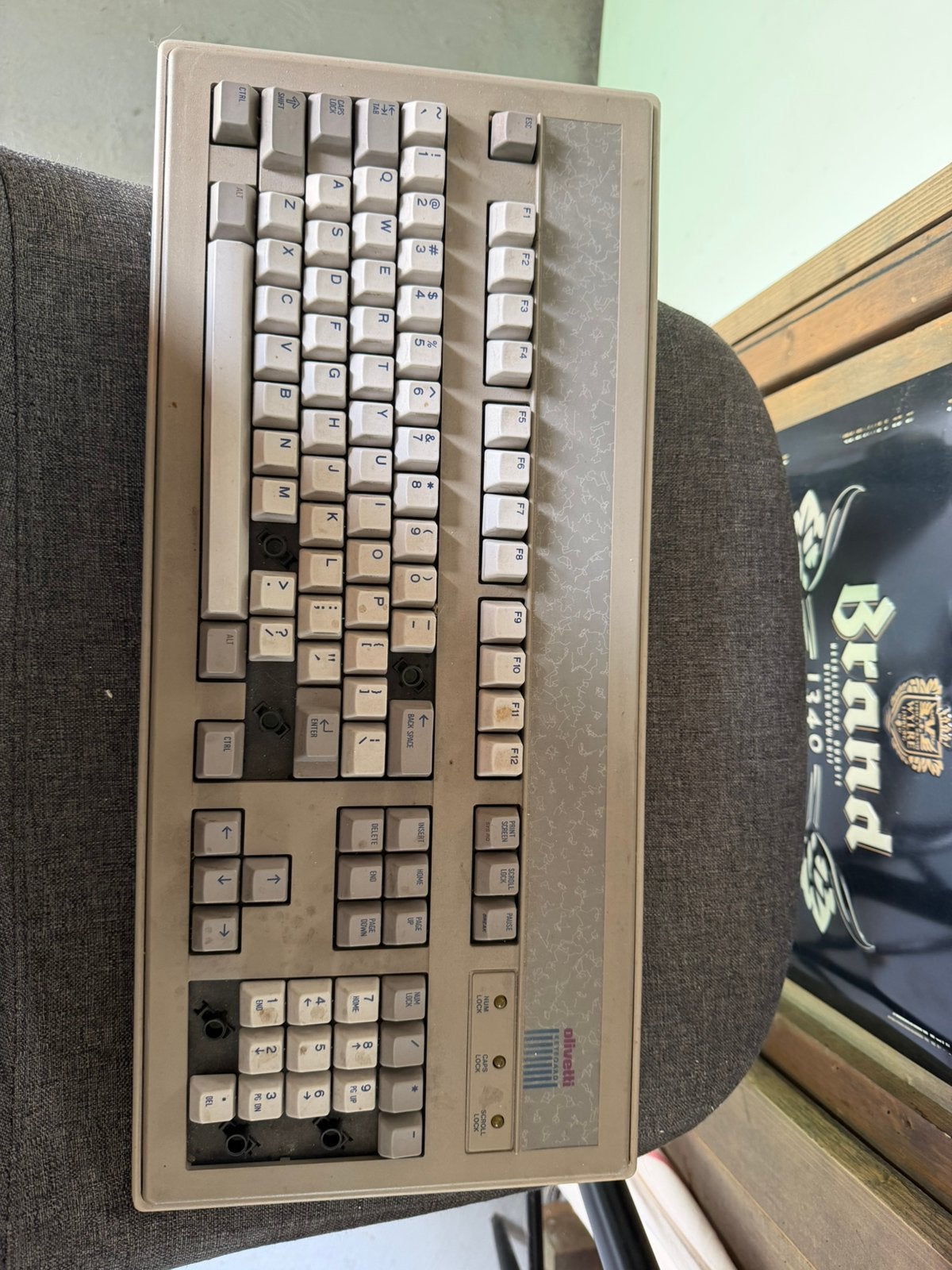 Oud Olivetti toetsenbord Model ANK 25-101. Mist toetsen!, Ophalen of Verzenden, Gebruikt