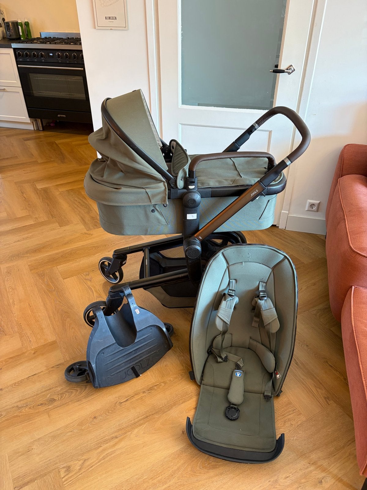 Joolz Day 3 kinderwagen olijfgroen met zwart frame, Gebruikt, Met reiswieg, Ophalen, Kinderwagen