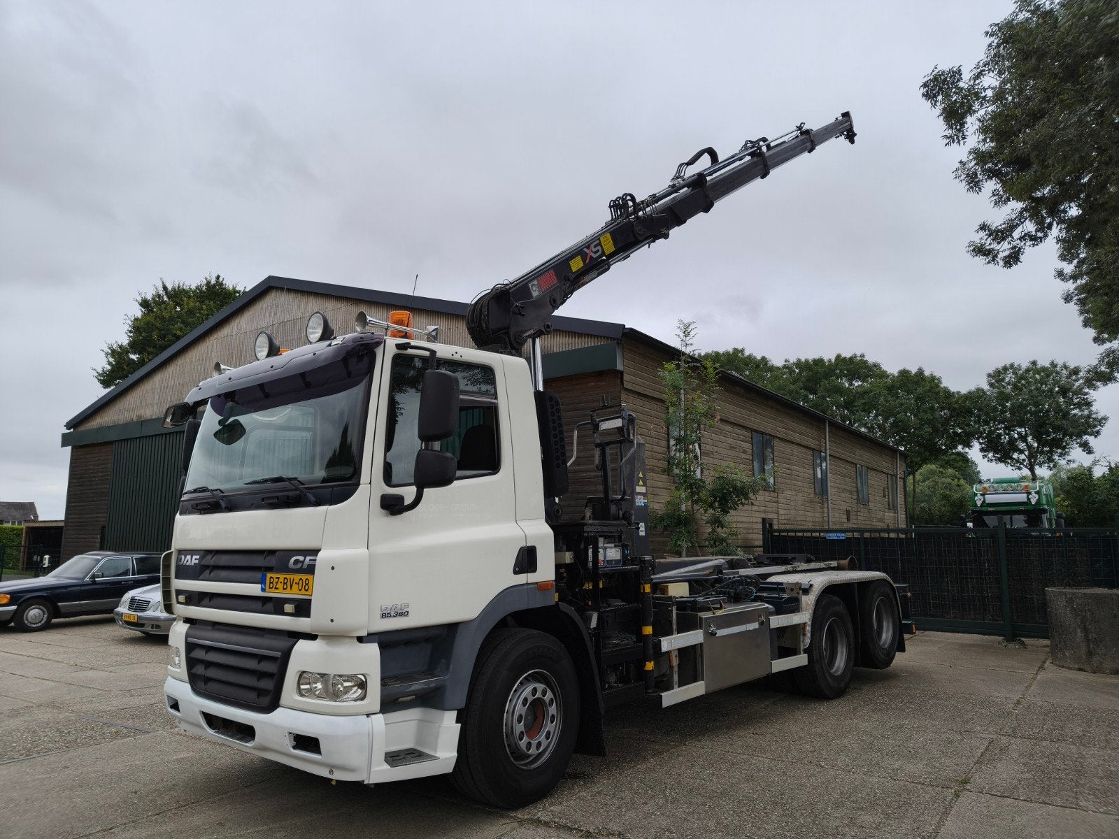 Daf cf 85 360pk bj 2011 nw apk haakarm hiab kraan, Automaat, Euro 5, Wit, Bedrijf