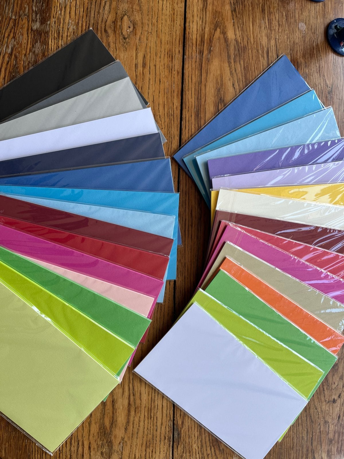 30 pakjes karton 13,5 x 27 cm, 220 grams - Knutselmateriaal, Verzenden, Nieuw, Meerkleurig, Papier of Karton