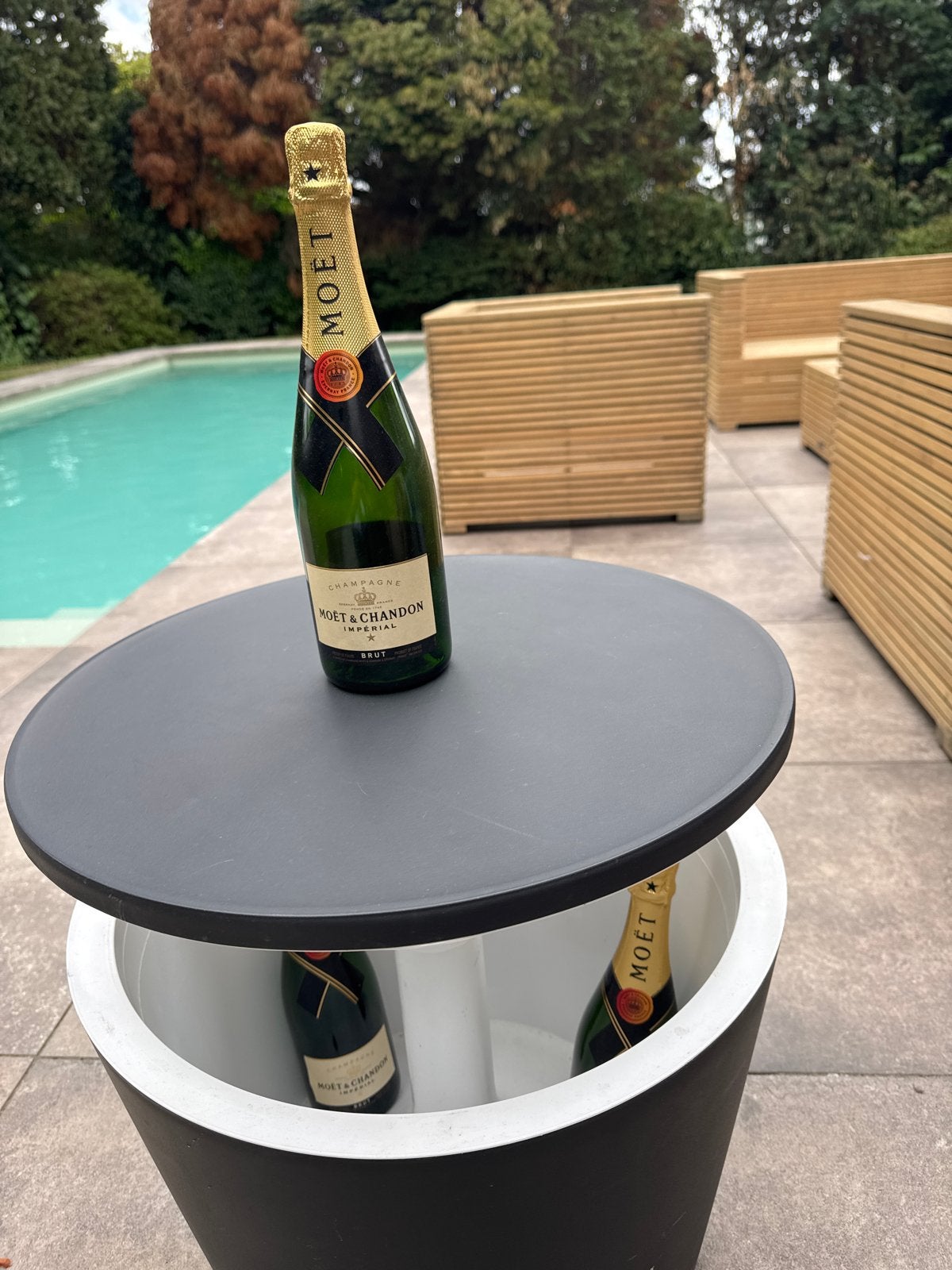 Koeler/bijzettafel voor drankjes, Tuin en Terras, Ophalen of Verzenden, Gebruikt, Rond, Kunststof
