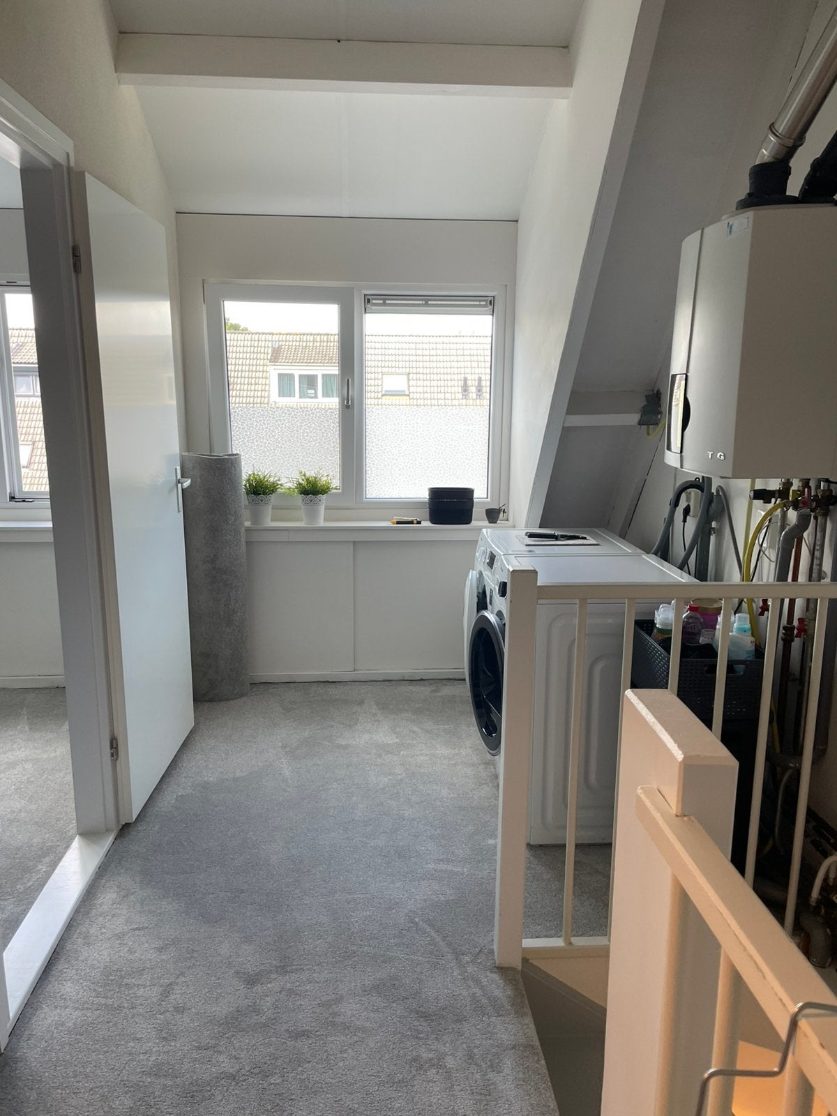 Nieuwe lichtgrijze vloerbedekking, Ophalen, Nieuw, 25 tot 50 m², Grijs