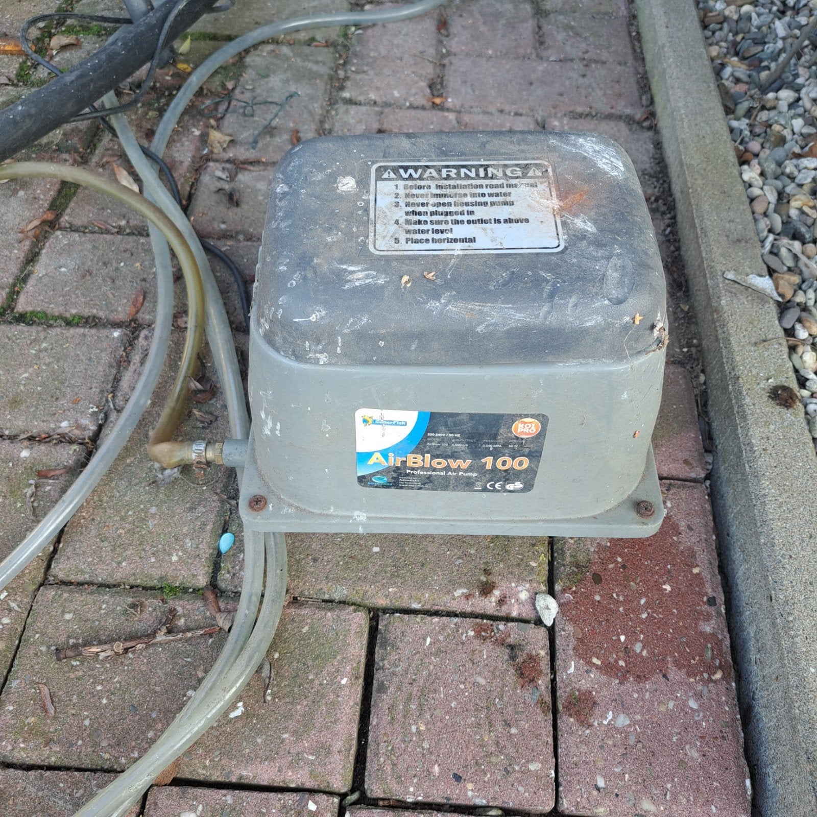 Superfish Airblow 100 luchtpomp voor vijver incl ventielen., Ophalen of Verzenden, Vijverpomp