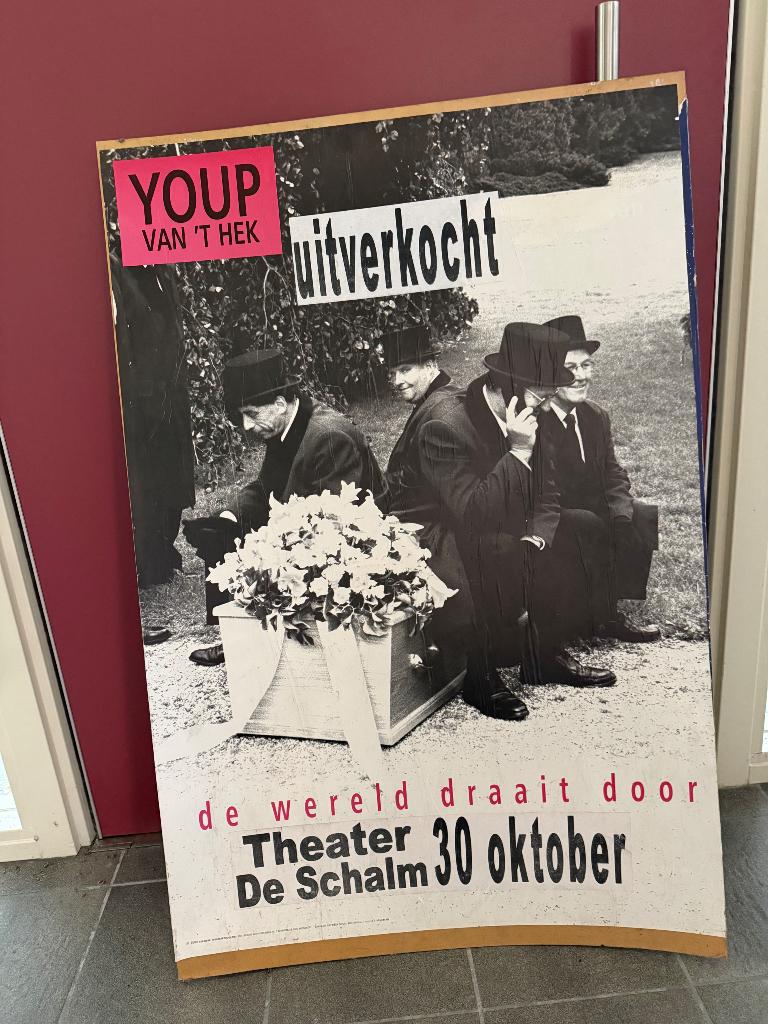 Affiche Youp van ‘t Hek ca. 2000 De wereld draait door, Verzamelen, Ophalen, Gebruikt, Poster, Artwork of Schilderij