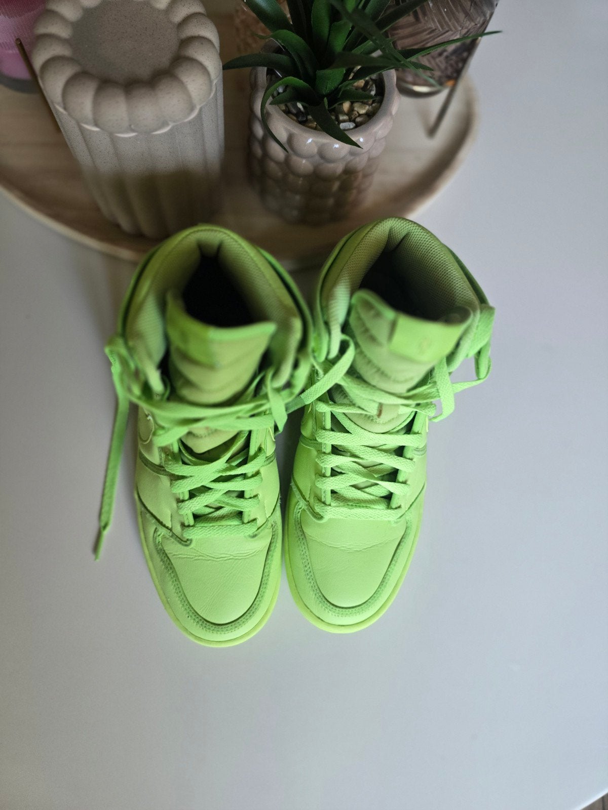 Air Jordan 1 KO x Billie Eilish Nike Volt 2021, Nike, Ophalen of Verzenden, Sneakers of Gympen, Gedragen