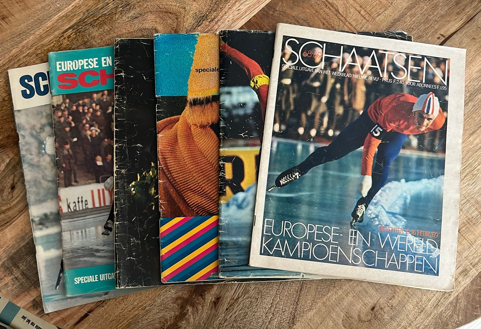 Oude tijdschriften schaatsen van jaren 1968 t/m 1972, Ophalen of Verzenden, Gelezen
