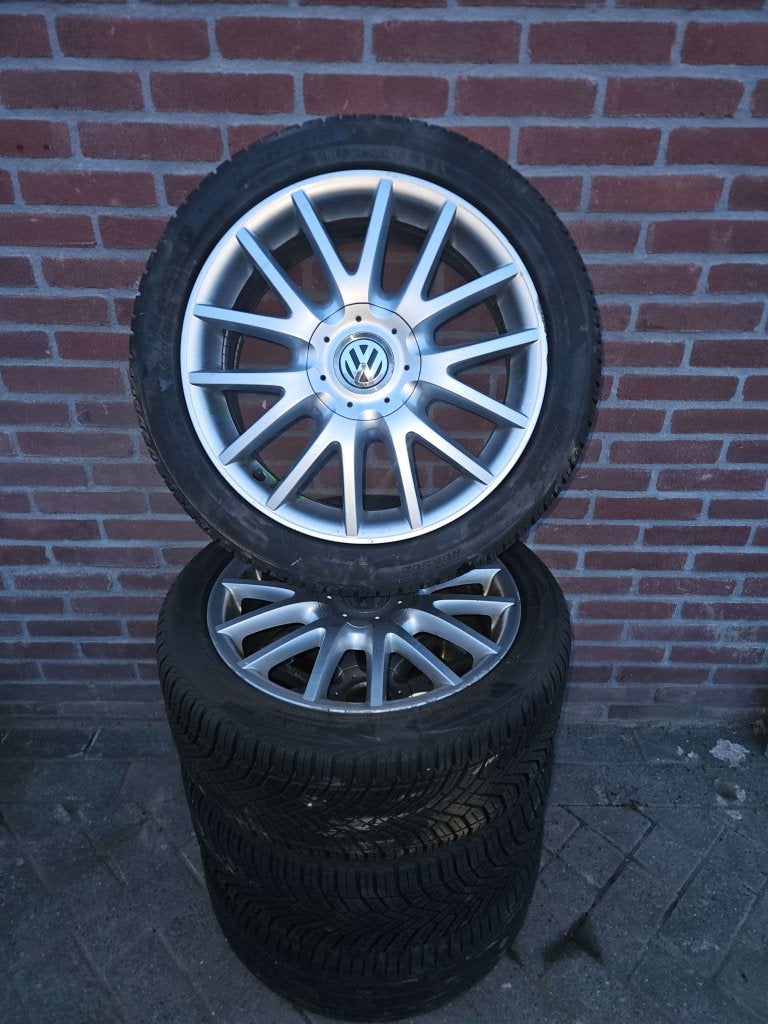 ORIGINELE VOLKSWAGEN GOLF GT / GTI VELGEN 17 inch, Auto-onderdelen, Banden en Velgen, Niet ingevuld, Gebruikt, Niet ingevuld, 17 inch
