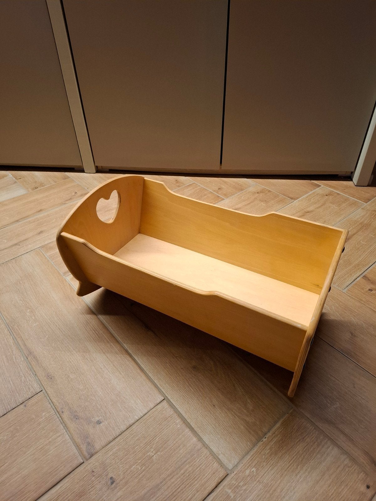 Houten poppenwiegjevoor bv Babyborn pop, Ophalen of Verzenden, Zo goed als nieuw, Babypop