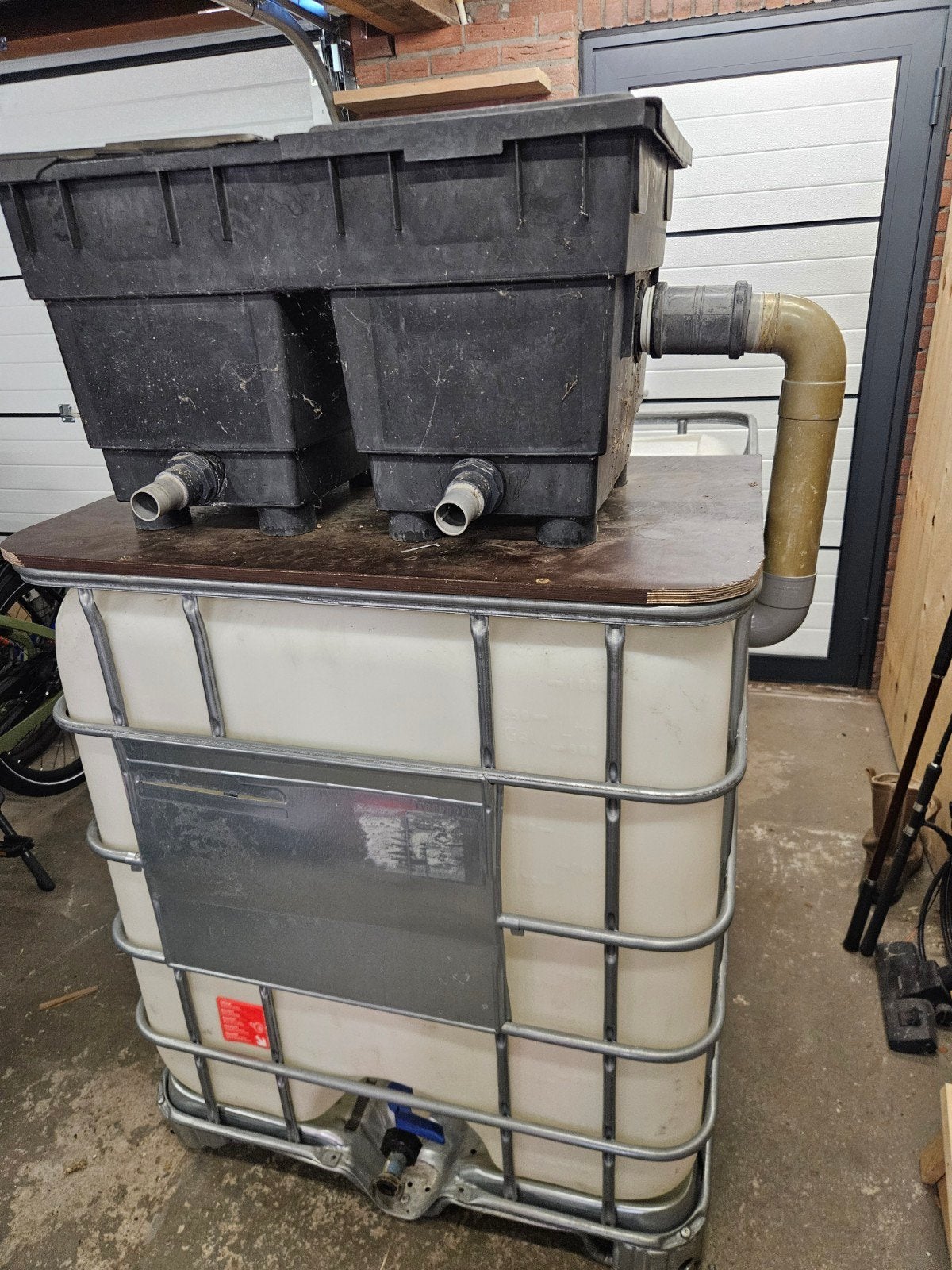 IBC quarantaine bak + Biotec 10 filter + superfish 3500 pomp, Ophalen, Gebruikt, Vijverbak