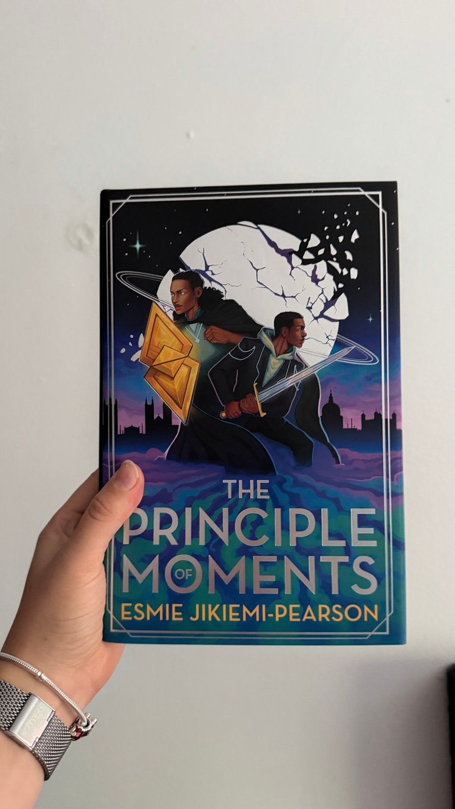 The Principle of Moments - Illumicrate Editie Gesigneerd, Boeken, Ophalen of Verzenden, Zo goed als nieuw