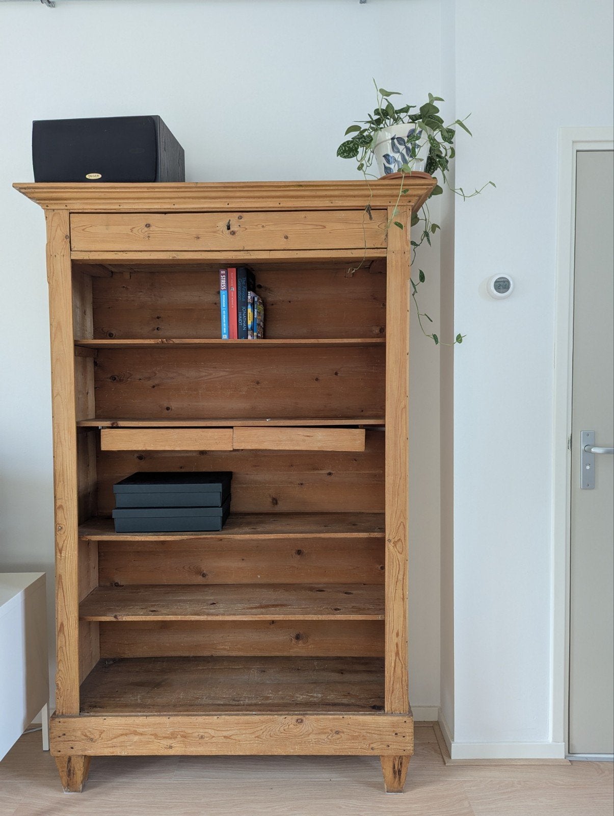 Antieke houten kast met lades en planken, Ophalen of Verzenden