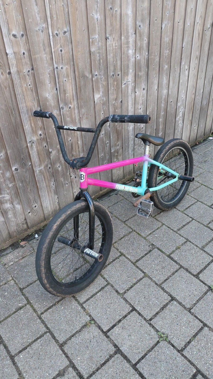 Mafia Bikes BMX - 20 inch banden, Fietsen en Brommers, Fietsen | Crossfietsen en BMX, Ophalen, Mafia Bikes, Voetsteunen, 16 tot 20 inch