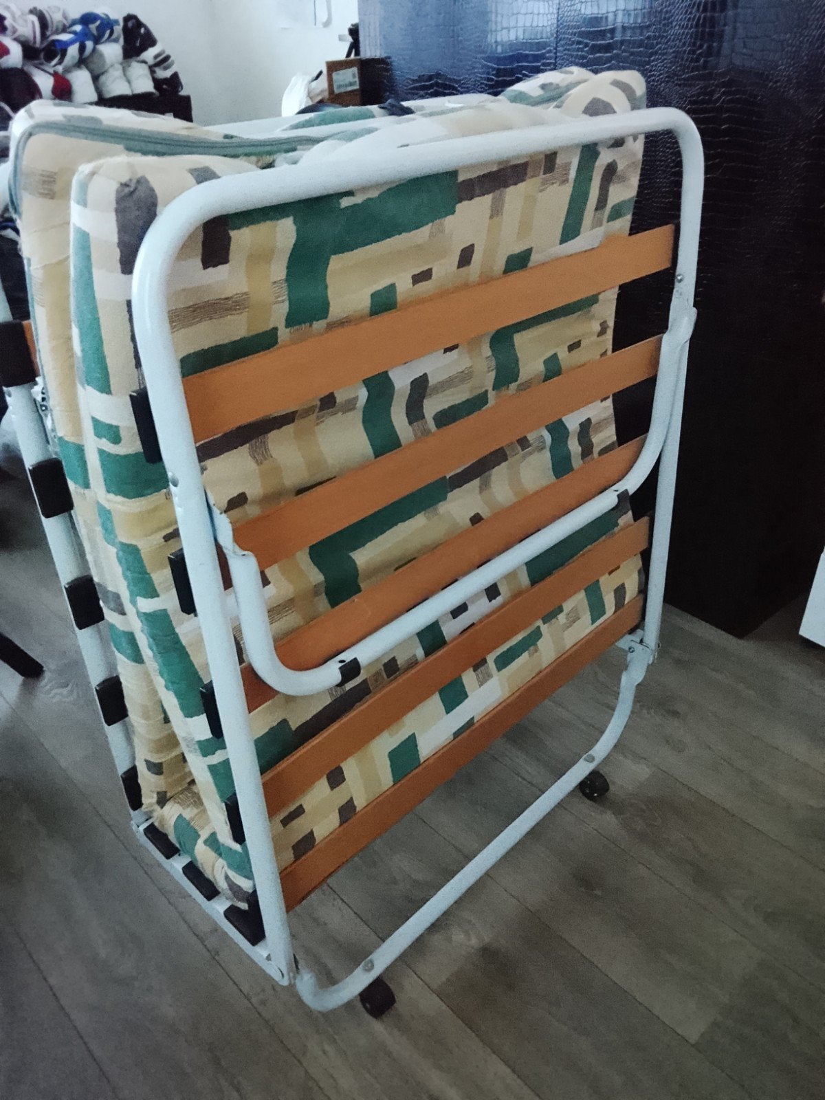 Strecher Logeerbed Vouwbed Opvouwbare bed met Wielen, Ophalen of Verzenden, Zo goed als nieuw, Eenpersoons, Metaal