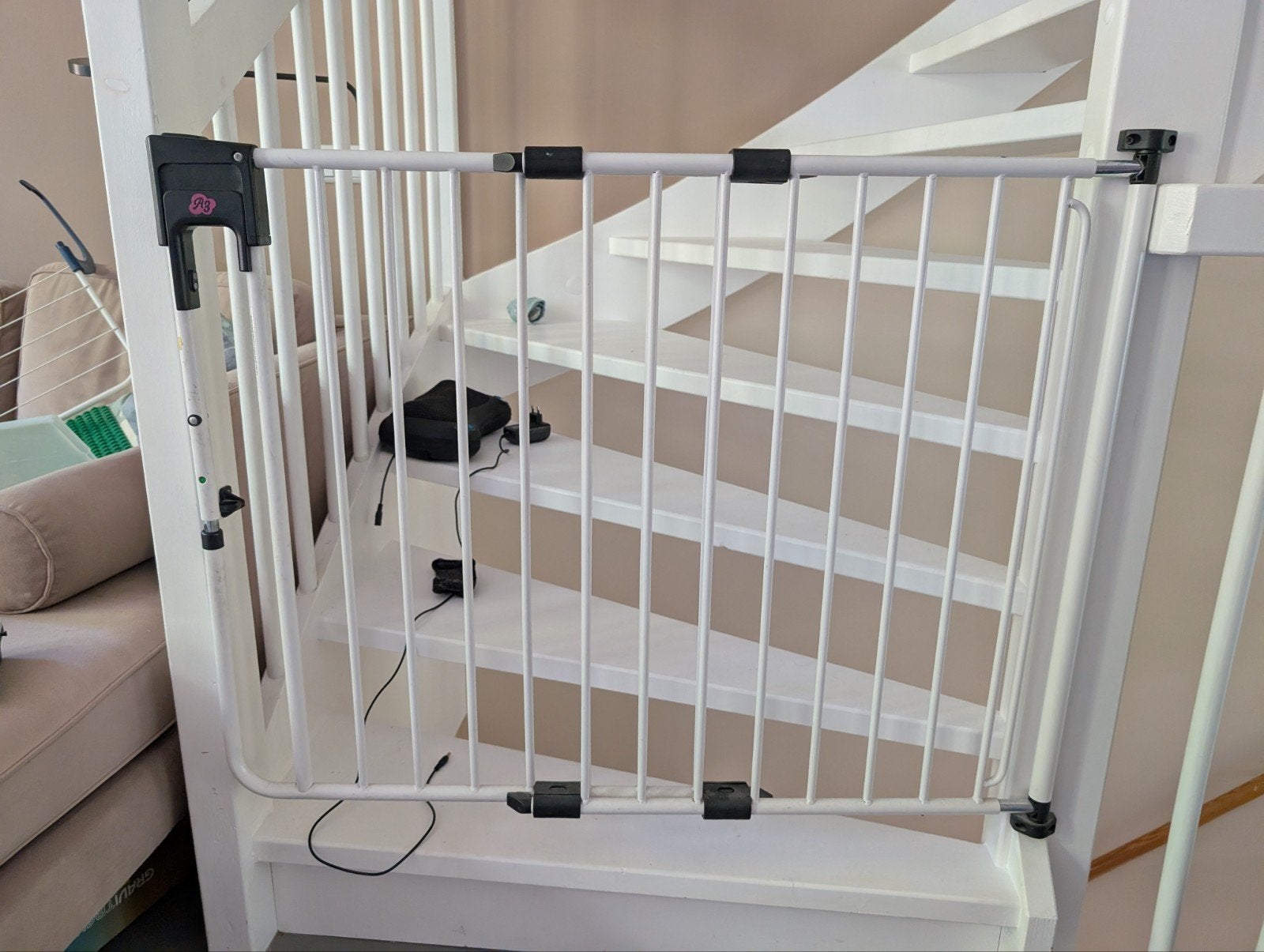 Safety door A3 Veiligheidshekje voor trap of deuropening - W, Kinderen en Baby's, Traphekjes, Ophalen, Gebruikt, Klemhekje, Metaal of IJzer