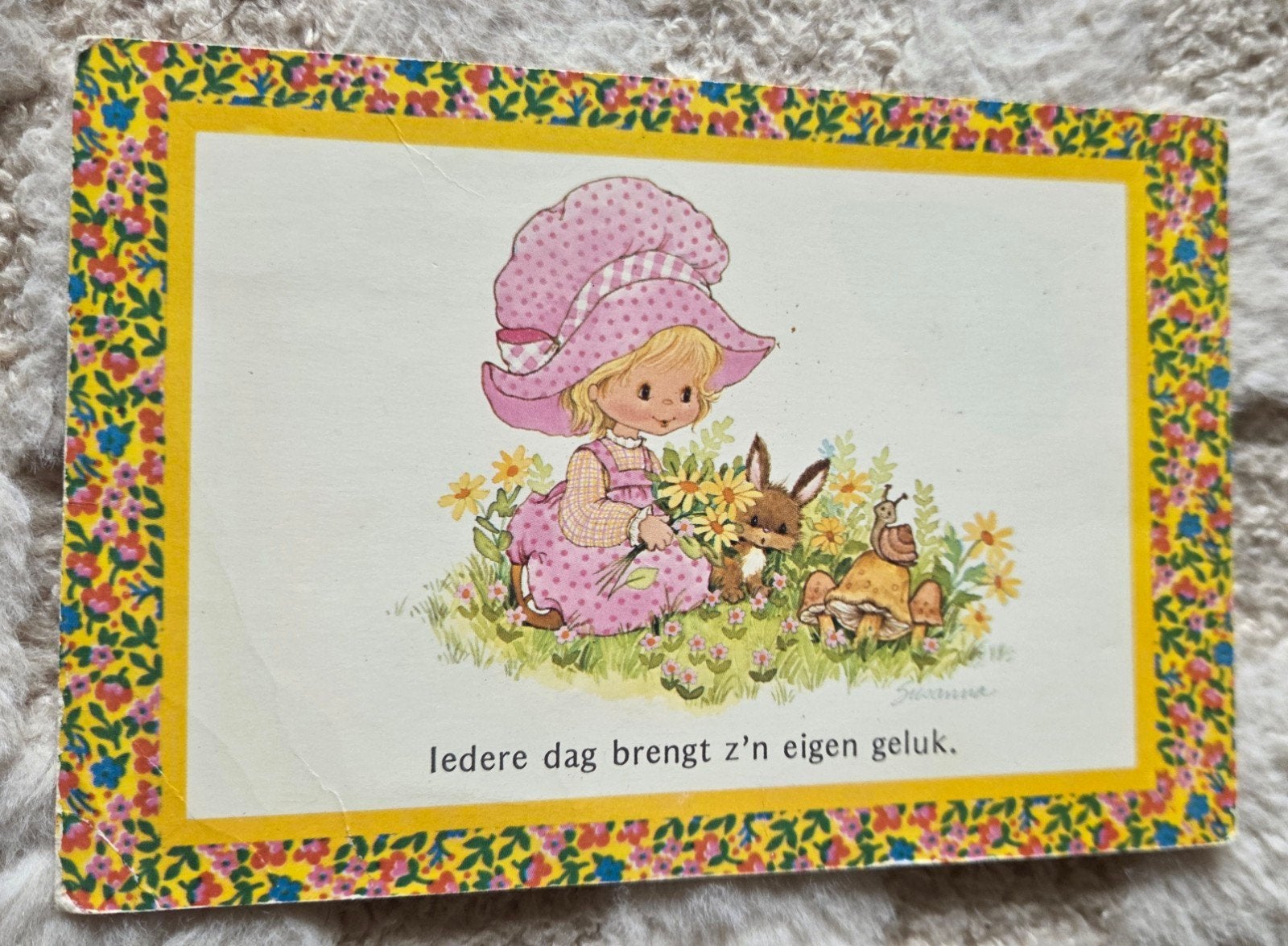 Meisje met konijn en slak in bloemenveld, Verzenden, 1980 tot heden, Gelopen, Kinderen