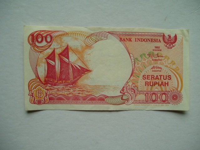 1226. Indonesia, 100 rupiah 1992(1993)VF Sailing Boat Pinisi, Verzenden, Zuidoost-Azië, Los biljet