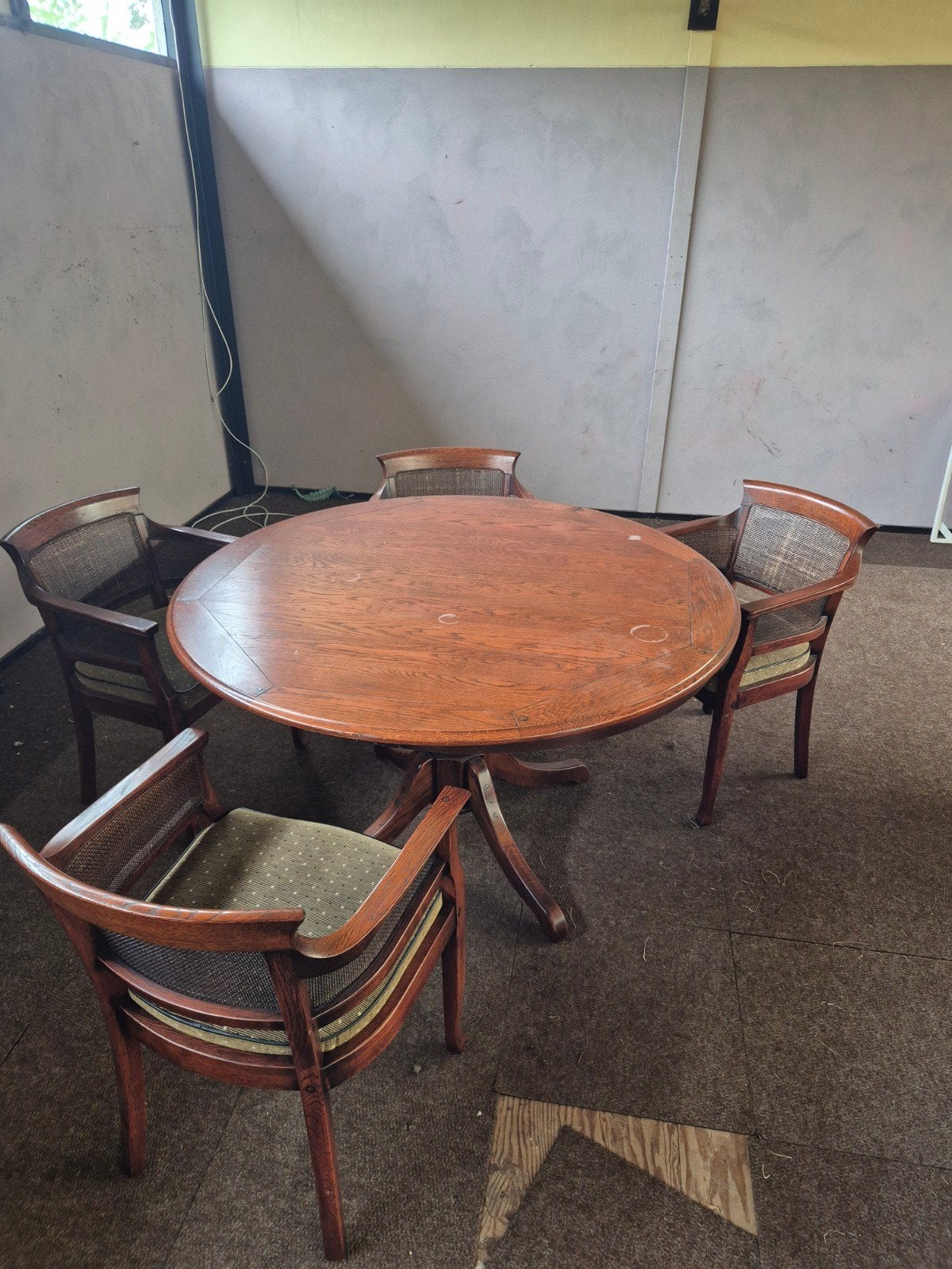 Uitschuifbare Eetkamertafel met Draaimechanisme, Ophalen