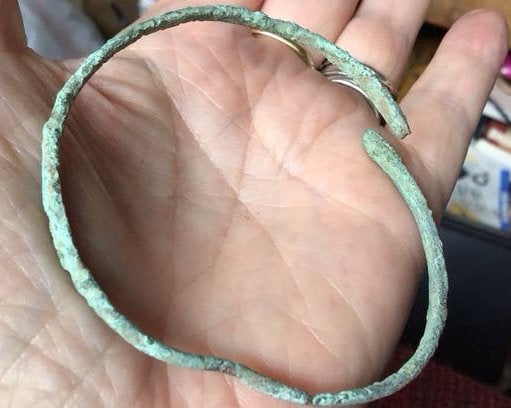 Bodemvondst….Romeinse Bronzen Armband, Ophalen of Verzenden, Brons