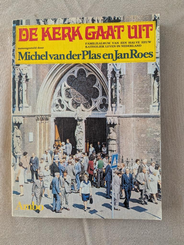 De kerk gaat uit, Ophalen of Verzenden, Gelezen