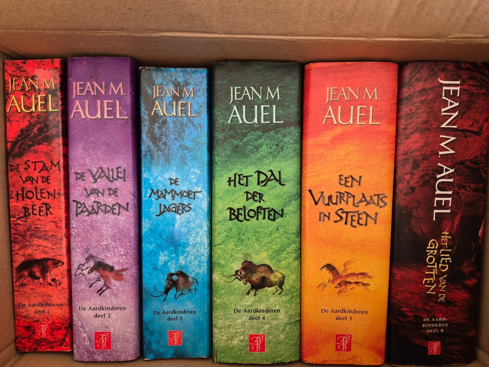 De Aardkinderen serie - Jean M. Auel (6 delen), Boeken, Ophalen of Verzenden, Gelezen, Jean M. Auel, Nederland