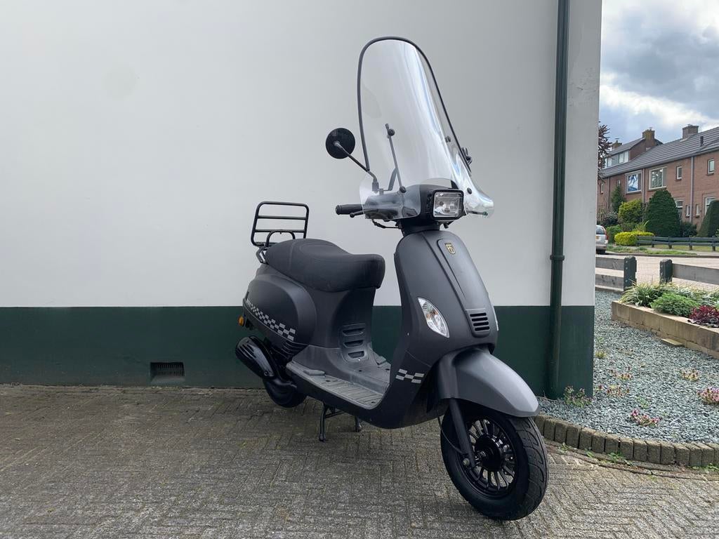 Btc look a like vespa snorscooter., Gebruikt, Benzine, Ophalen, Overige merken
