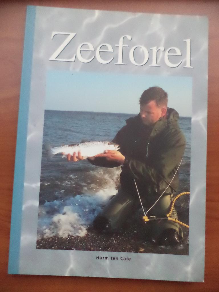 ZEEFOREL, Vliegvissen op , Vereniging Nederl. Vliegvissers, Ophalen of Verzenden, Zo goed als nieuw, Watersport en Hengelsport