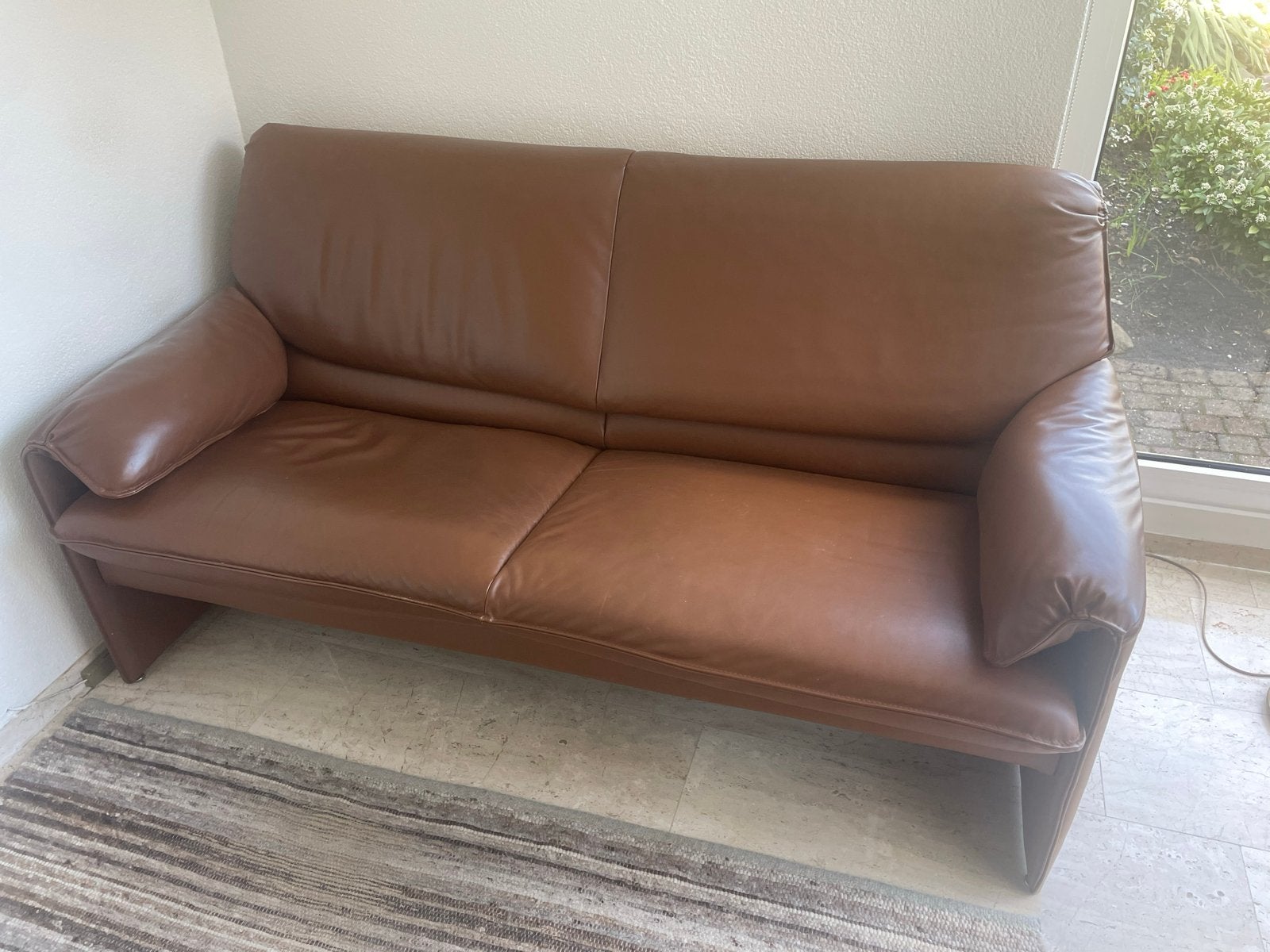 Stunt verkoop, 2 Leolux stoelen en een bank, Ophalen, Tweepersoons, Zo goed als nieuw, Rechte bank