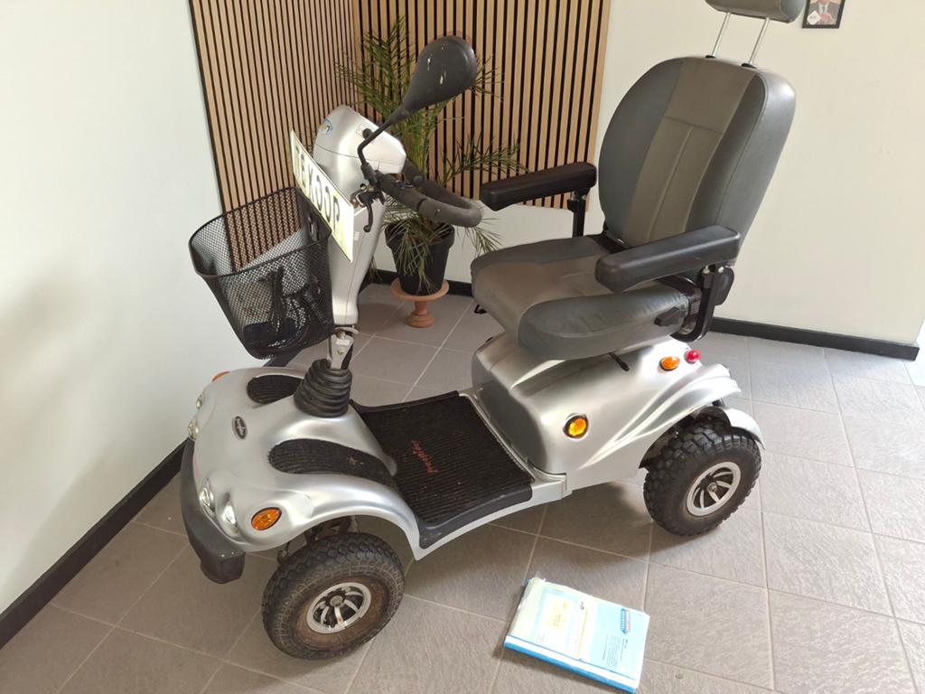 Scootmobiel Freerider kleur grijs, Ophalen, Gebruikt, 26 t/m 35 km, 16 km/u of meer