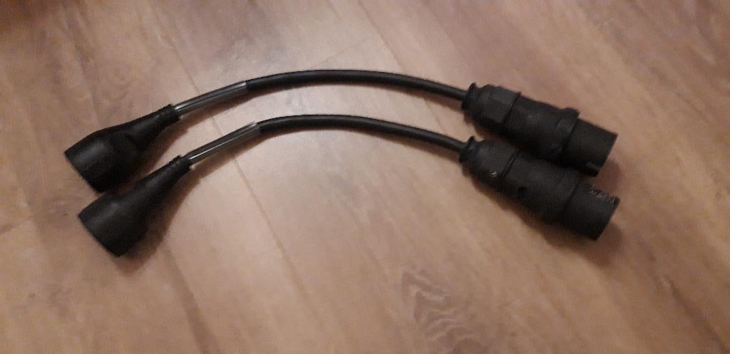 2x verloop 16A CEE naar Schuko 50cm, Ophalen of Verzenden, Zo goed als nieuw