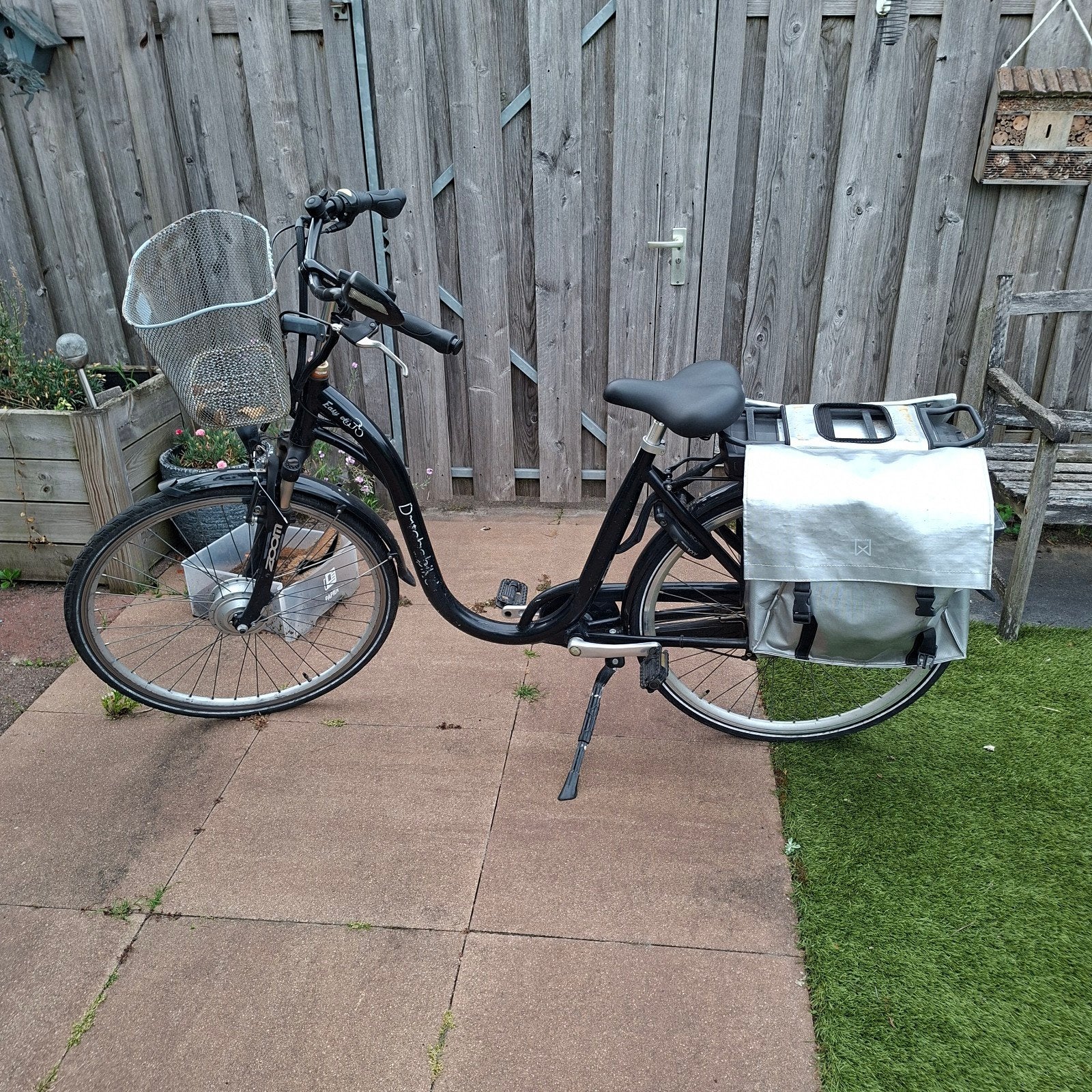Elektrische fiets met lage instap en fietstassen, Ophalen, Gebruikt, Overige merken, Versnellingen