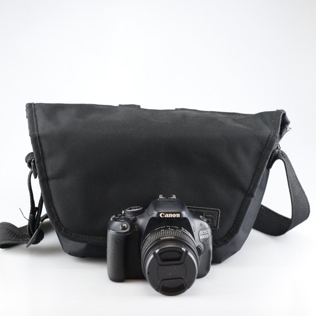 Canon Eos 600D + 18-55mm Spiegelreflex Camera, Canon, Zo goed als nieuw, Support@canon.com, 30-2, Shimomaruko 3-chome, Ohta-ku
Tokyo 146-8501
Japan