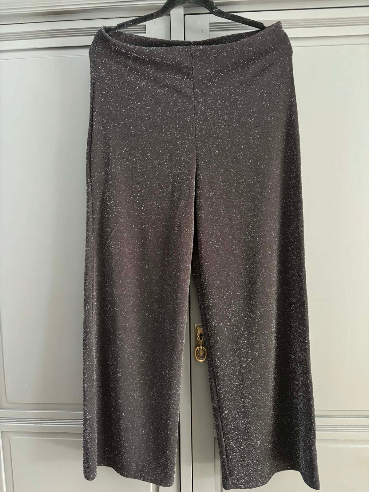 Sisters Point Glitter Broek Maat L Zwart/Zilver Nieuw, Ophalen of Verzenden, Nieuw, Maat 42/44 (L), Zwart