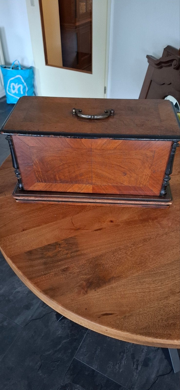 Antieke naaimachine in houten kist, Ophalen of Verzenden