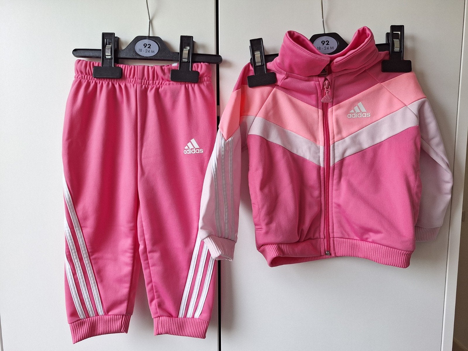 Adidas trainingspak roze maat 80, Kinderen en Baby's, Ophalen, Adidas, Meisje, Nieuw