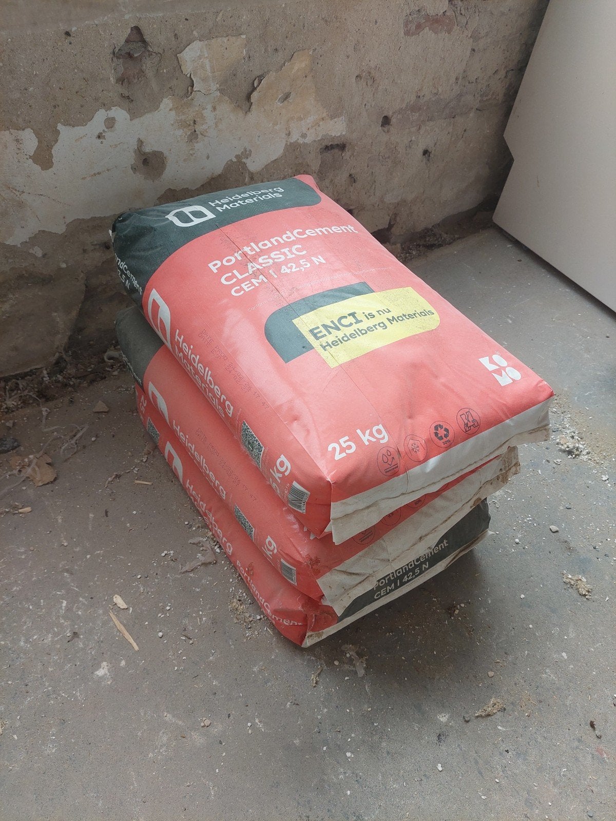 3 zakken PortlandCement Classic, Doe-het-zelf en Verbouw, Ophalen, Nieuw