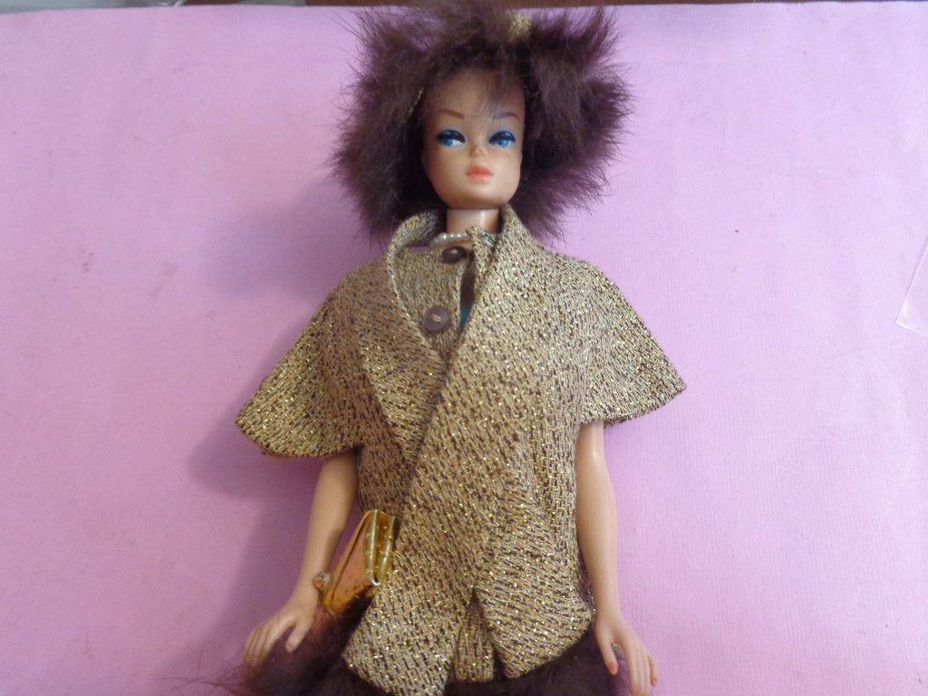 Barbie Vintage Gold N' Glamour bijna compleet, Verzamelen, Poppen, Ophalen of Verzenden, Gebruikt, Kleertjes