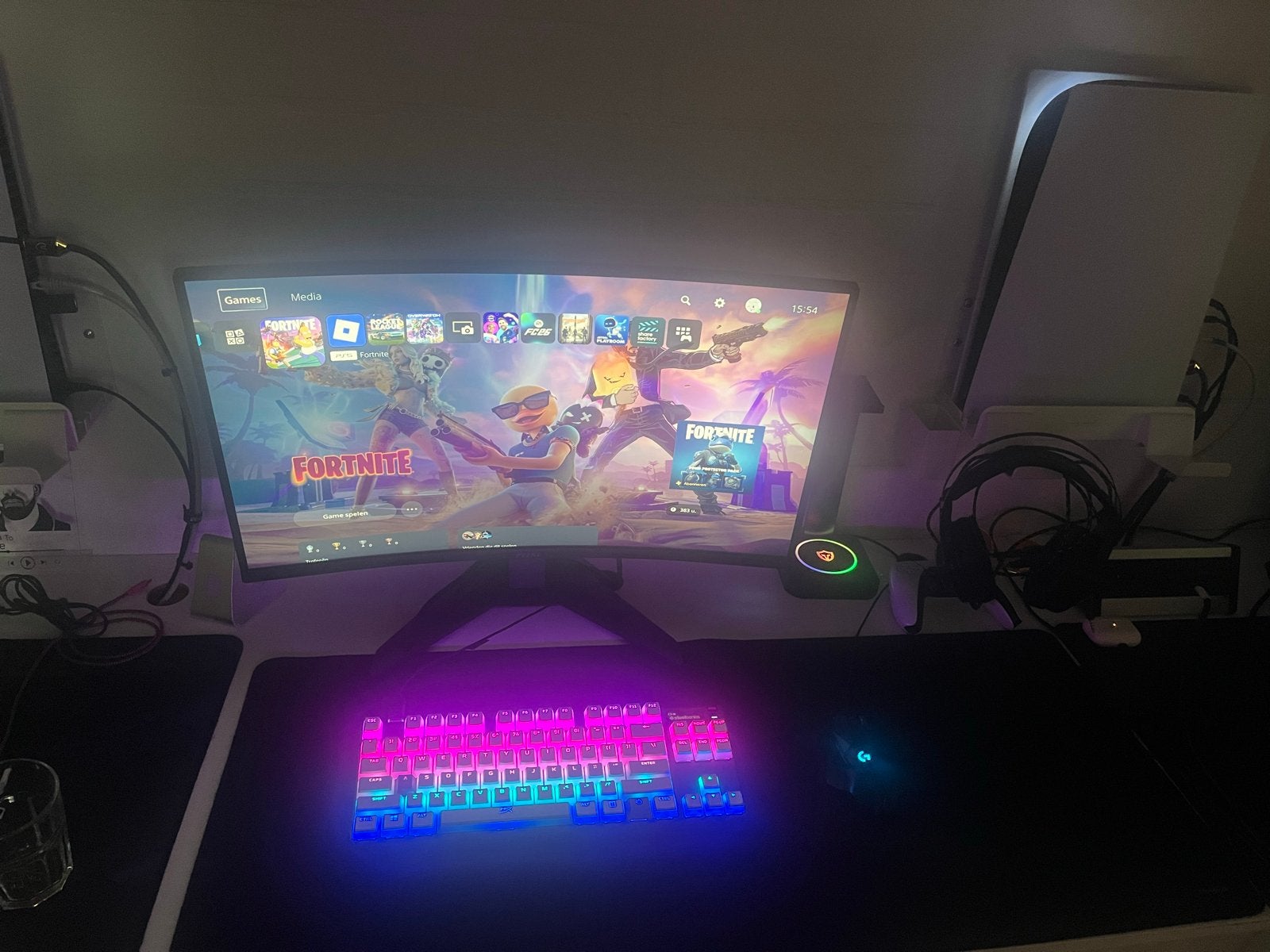 Gaming Setup: PS5, Monitor, Toetsenbord, Muis, Controller, Ophalen, Zo goed als nieuw