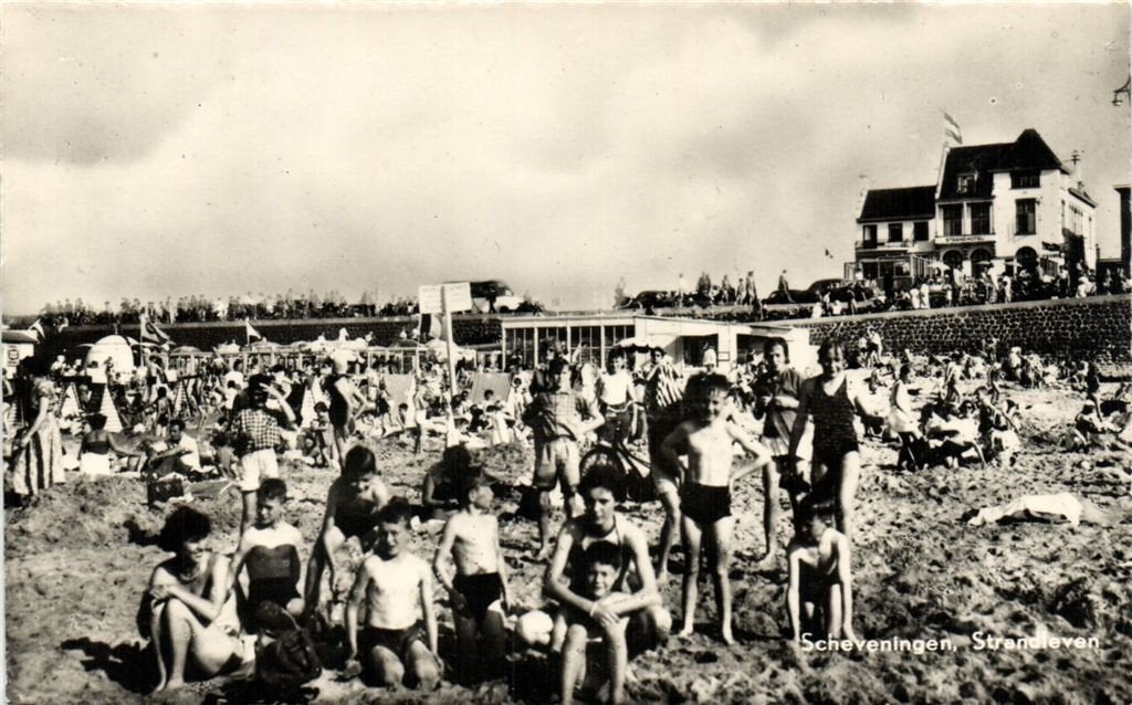 Scheveningen, Strandleven - Strand Hotel - ongelopen, Verzenden, 1960 tot 1980, Ongelopen, Zuid-Holland