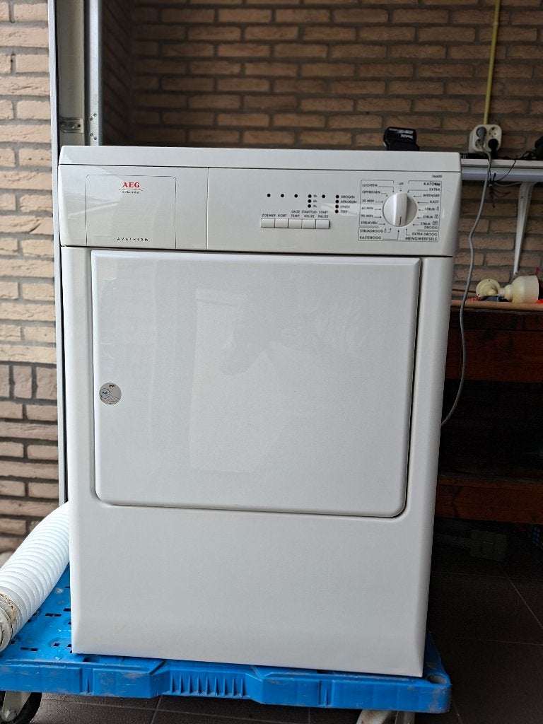 AEG droger, 6 tot 8 kg, Ophalen, Luchtafvoer, 85 tot 90 cm