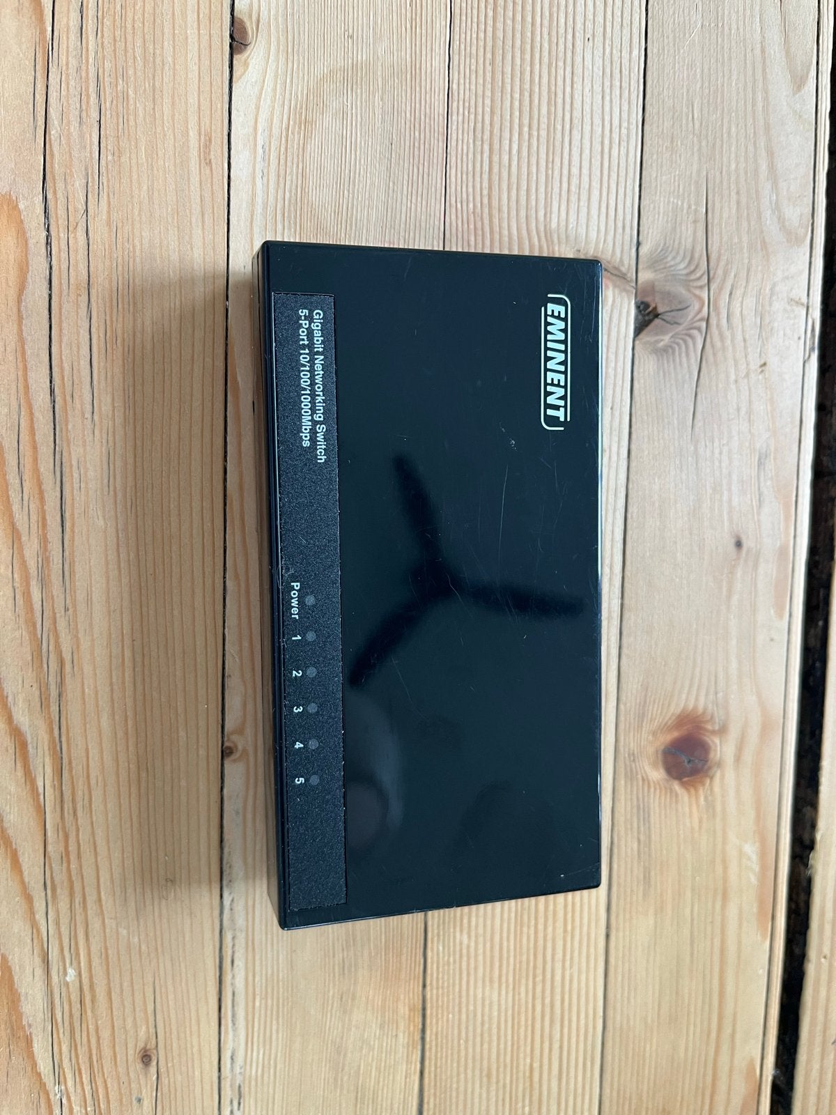 Eminent EM4441 R2 5-Poort Gigabit Netwerk Switch, Ophalen of Verzenden, Gebruikt
