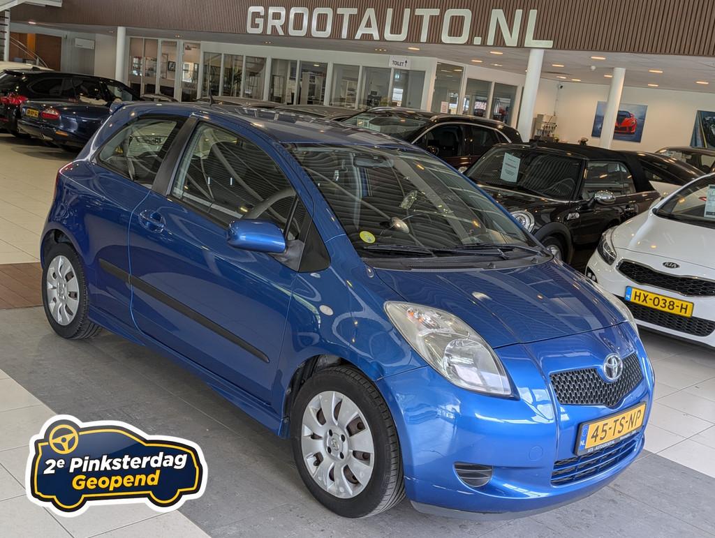 Toyota Yaris 1.0 VVTi Airco, Trekhaak, Stuurbekrachtiging, Voorwielaandrijving, 970 kg, 750 kg, Blauw