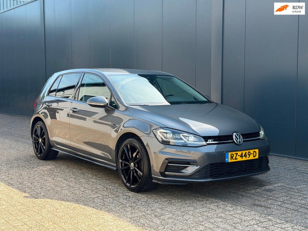 Volkswagen Golf 1.4 TSI AUT| R-Line | Virtual | Massage + VW, Auto's, Gebruikt, Euro 6, 4 cilinders, 150 pk