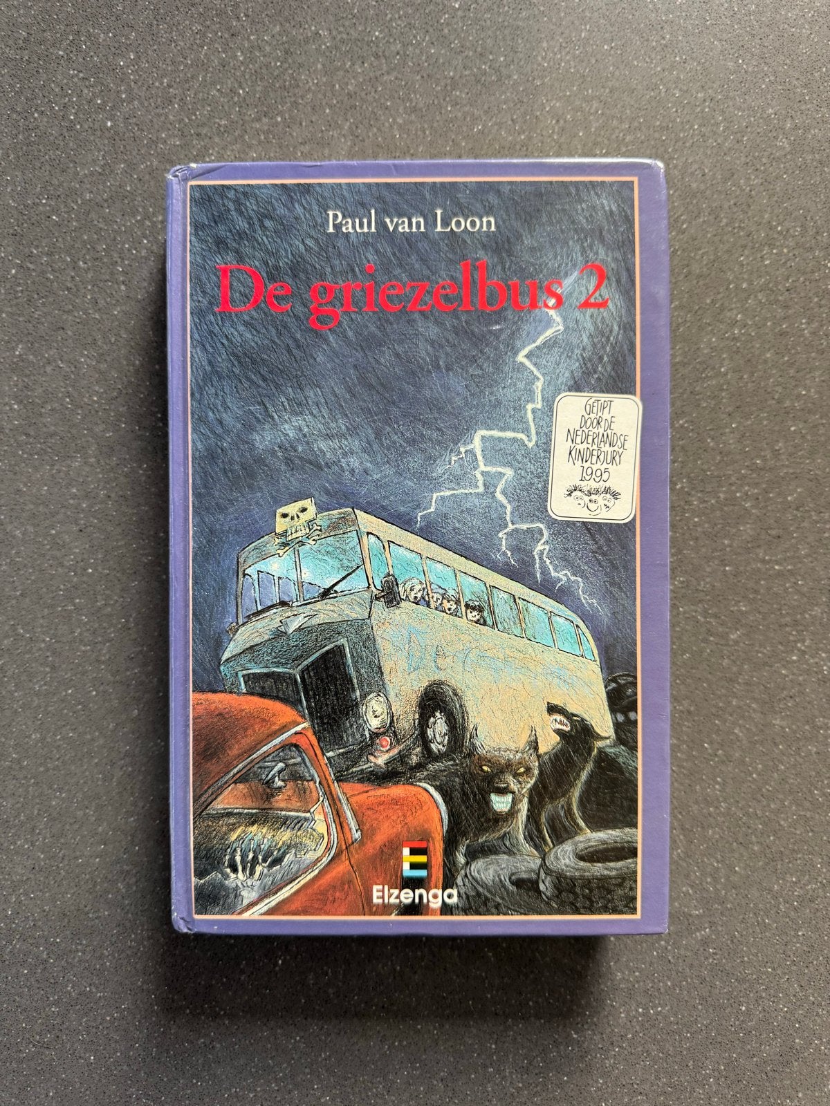 De griezelbus 2 - Paul van Loon (Kinderboek), Boeken, Ophalen of Verzenden, Zo goed als nieuw, Fictie algemeen
