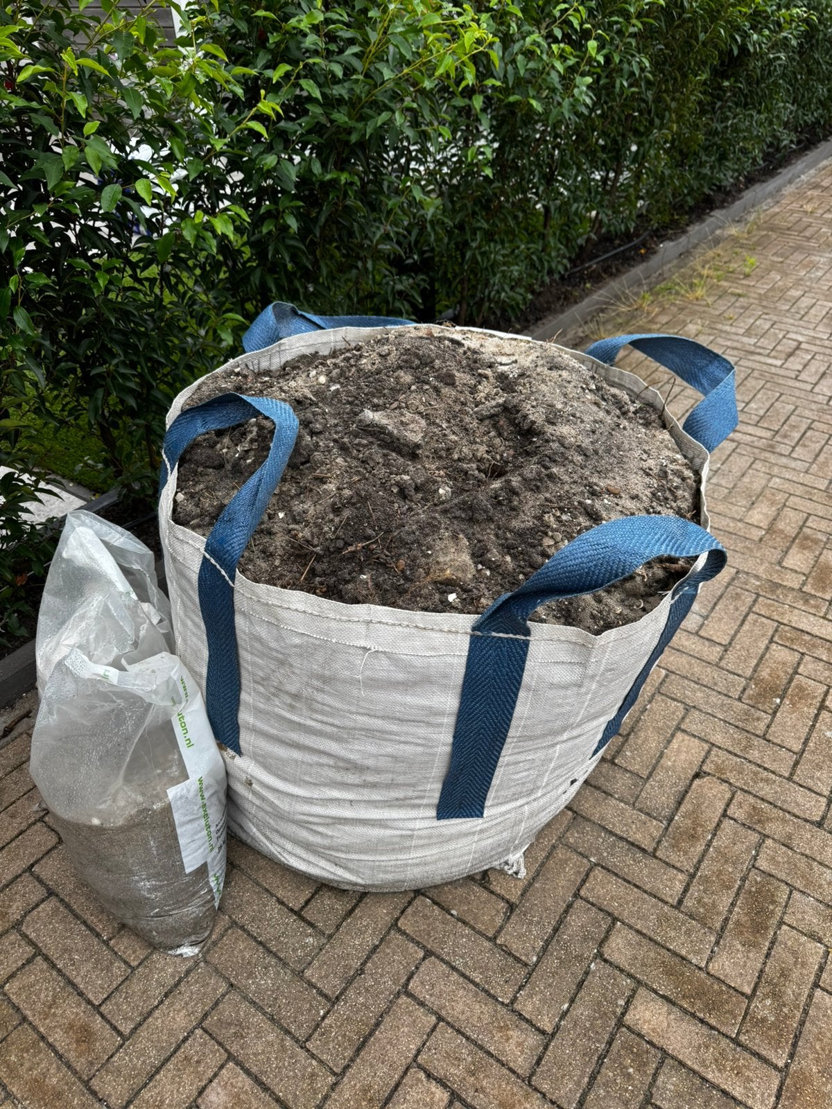 Gratis Tuin grond, Tuin en Terras, Ophalen, Gebruikt, Overige typen
