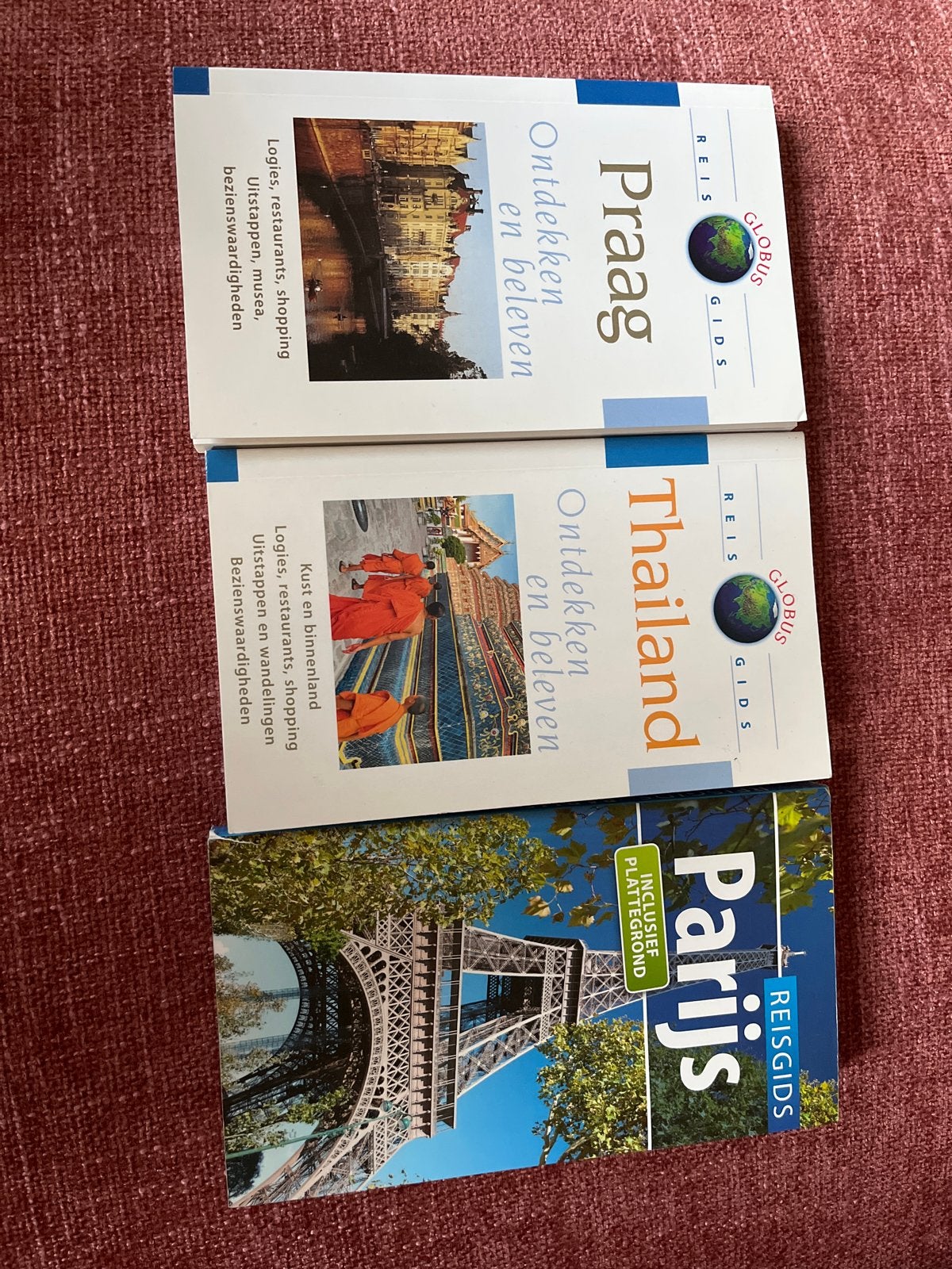 Reisgidsen Praag, Thailand en Parijs (3 stuks), Europa, Reisgids of -boek, Ophalen, Gelezen