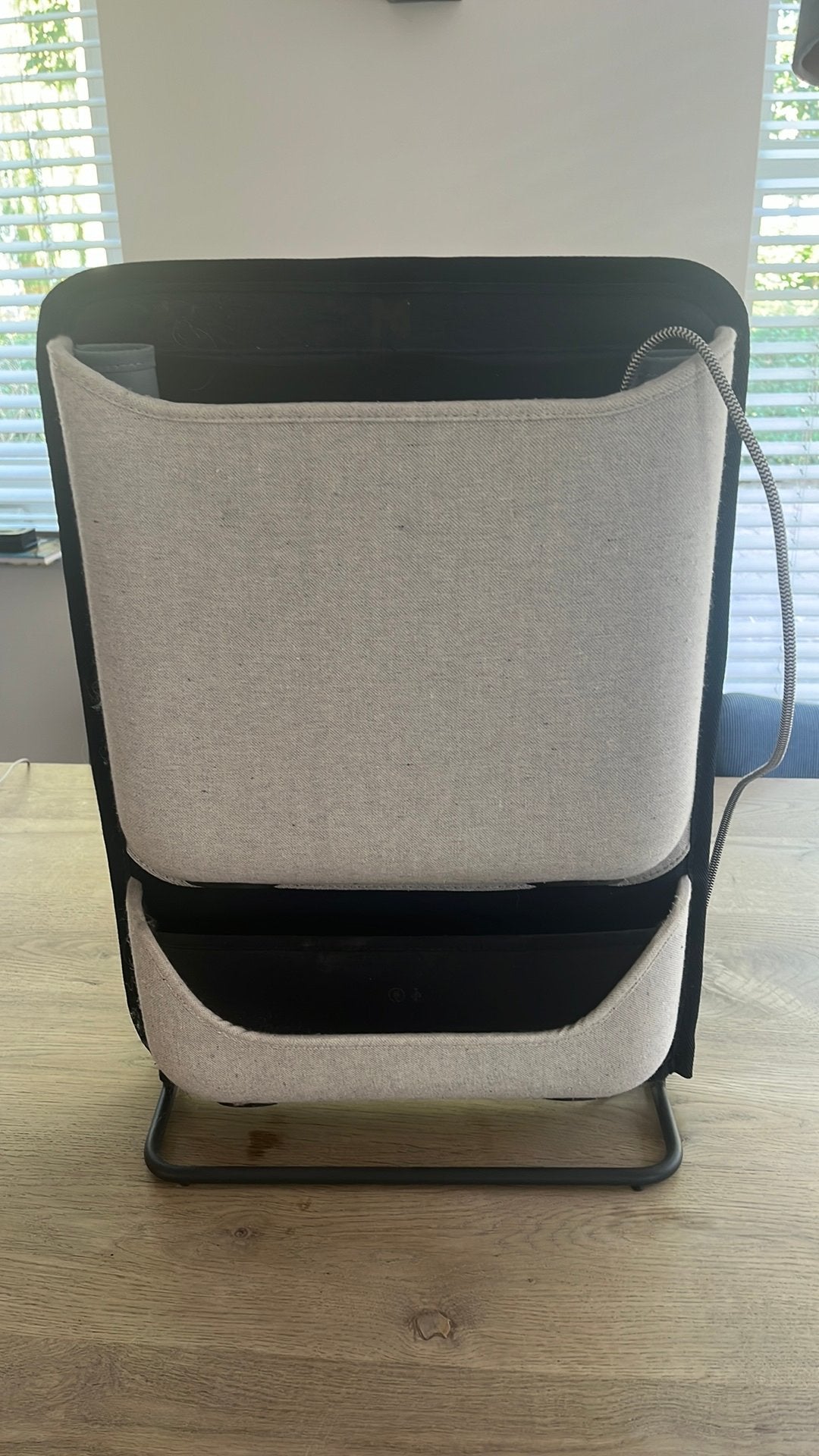 MANU Kangaroo Stand Organizer Design Charging Dock USB, Ophalen of Verzenden, Zo goed als nieuw