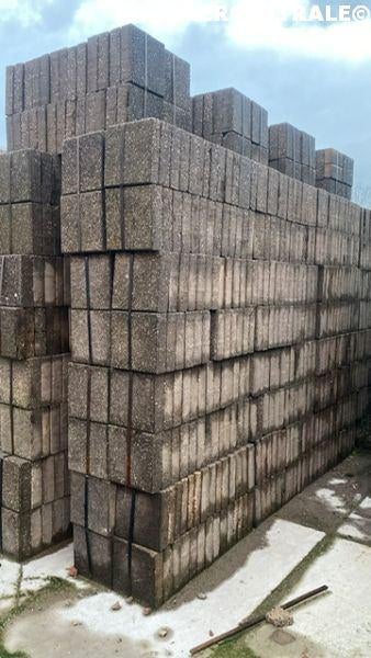 150m2 gebruikte betontegels 30x30x4,5cm terras/stoeptegels., Tuin en Terras, Bij dit gebruikte product niet meer te achterhalen.